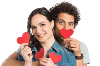 Kağıt kalp tutan Çift