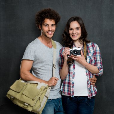 fotoğrafçılar ile vintage fotoğraf makinesi çift