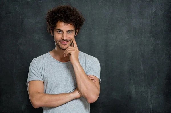 Tevreden jonge man — Stockfoto