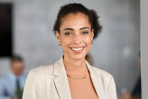 Portrait Young Beautiful Black Businesswoman Office Successful African American Business — Stock fotografie