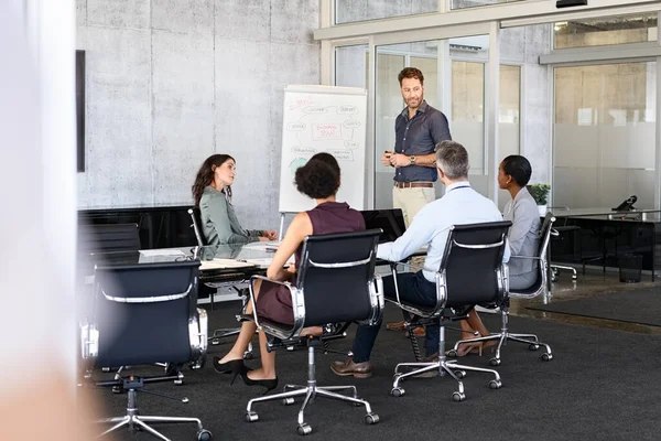 Middle Aged Manager Training Staff Conference Room Copy Space Confident — Stock Photo, Image