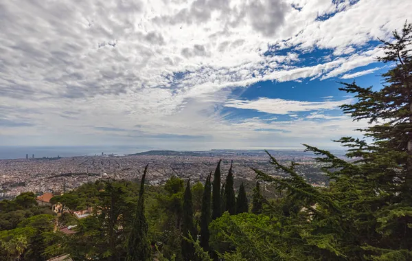 Flygfoto Över Skyline Barcelona Spanien Panoramavidvinkel Från Toppen Mount Tibidabo — Stockfoto