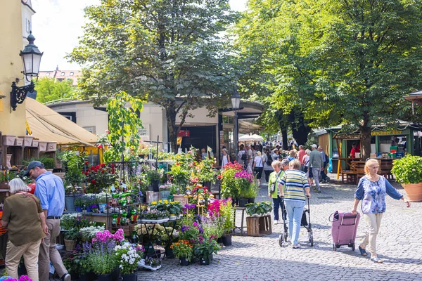 Munich Germany July 2022 View Viktualienmarkt People Stroll Square Look — Fotografia de Stock