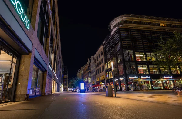 Leipzig Germany July 2022 Peterstrasse Night More People Street Buildings — Foto de Stock