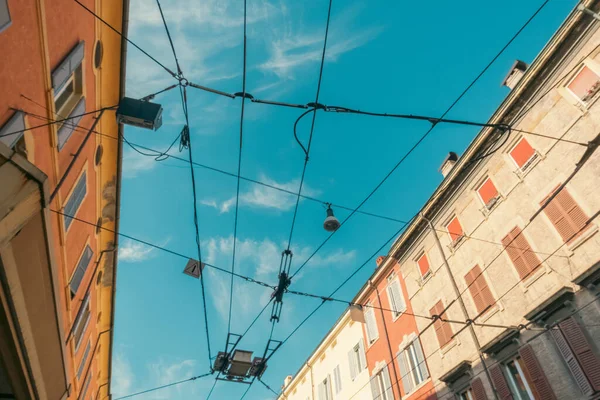 İtalya, Emilia Romagna 'daki Modena' nın güzel manzarası. Antik şehir manzarası ve pazarı.