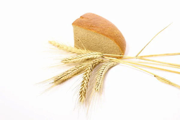 Ekmek ve buğday saplarını — Stok fotoğraf
