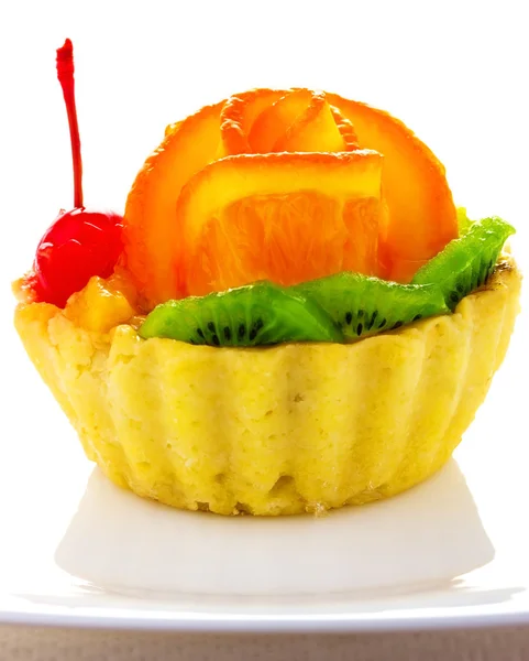 Meyve ile dekore edilmiş cupcake — Stok fotoğraf