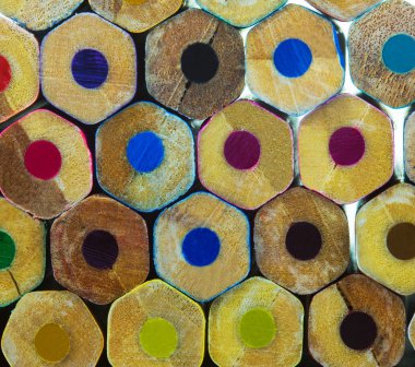 çok renkli kalemler