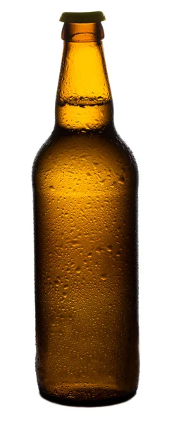 Пиво в коричневой янтарной бутылке — стоковое фото