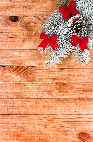 Weihnachtsbordüre mit Dekoration, Ornament auf Holzgrund — Stockfoto