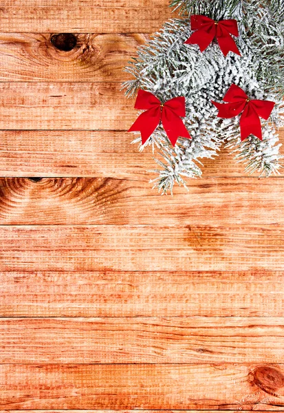 Weihnachtsbordüre mit Dekoration, Ornament auf Holzgrund — Stockfoto