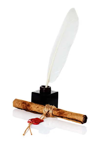 Scroll, inkwell and quill pen — Stock Photo, Image