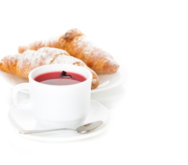 hibiscus çay ve kruvasan kupa