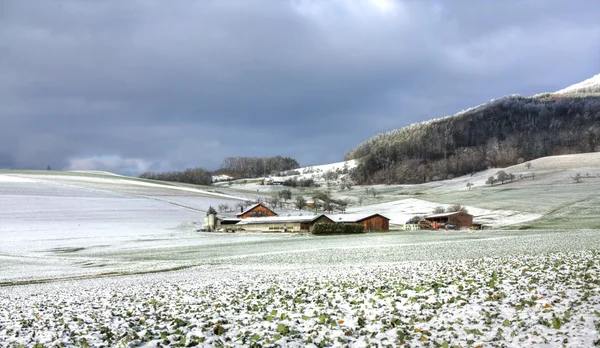 Boerderij in de winter scène — Stockfoto