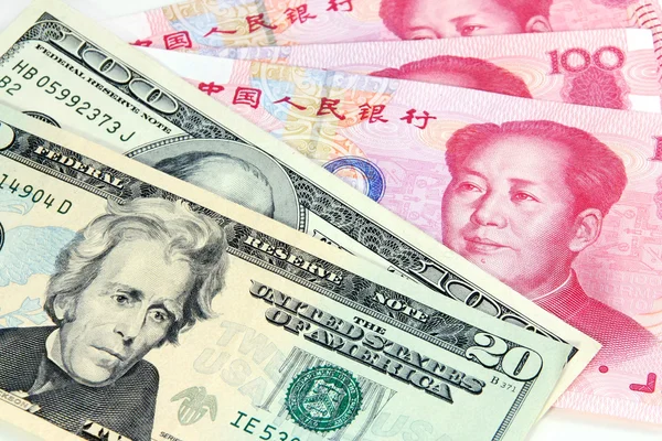 我们美元 vs 人民币μας Δολάριο vs κινεζικό rmb — Φωτογραφία Αρχείου