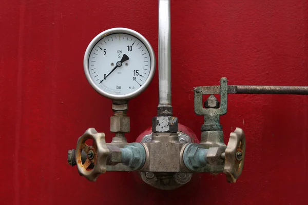 Pressure gauge on an abandoned old tank — Stock Photo, Image