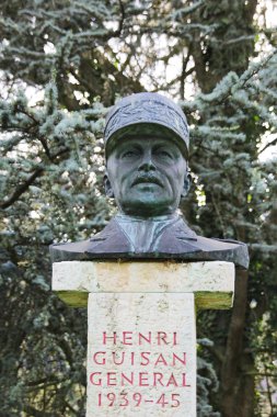 İsviçre 'nin Bad Zurzach şehrinde General Henri Guisan' ın heykeli