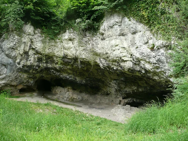 Prehistoric cave for dwelling — Stock Photo, Image