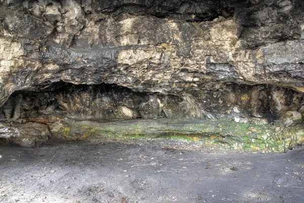 Konut için tarih öncesi mağara — Stok fotoğraf