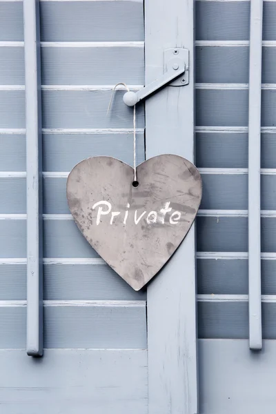 Privates Schild hängt am Fenster — Stockfoto