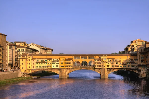 Ponte Vecchio over Arno river, Florence, Italy — Stock Photo, Image