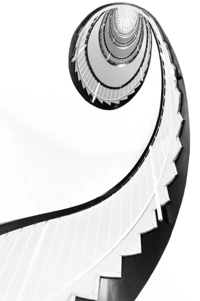 Spiralne Schody Widokiem Dół Tworząc Piękny Wzór Powłoki — Zdjęcie stockowe