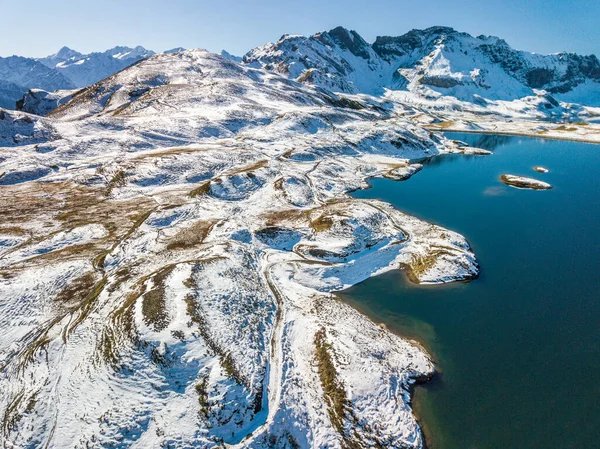 Die Luftaufnahme Des Ersten Schnees Tannensee Naherholungsgebiet Melchsee Frutt — Stockfoto