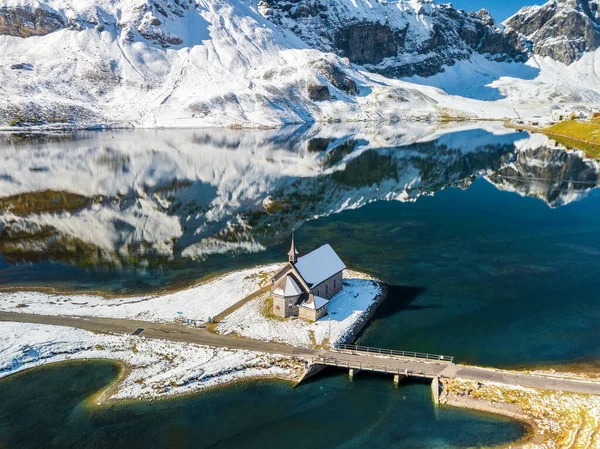 Vista Aérea Capela Frutt Beira Lago Lago Melchsee Com Pico — Fotografia de Stock