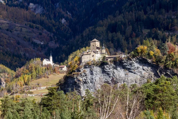 Castelo Ortenstein Construído 1250 Igreja Católica Tomlis Perto Aldeia Suíça — Fotografia de Stock