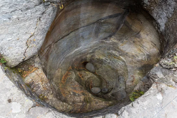 Mulini Ghiacciaio Vasi Giganti Nel Giardino Del Ghiacciaio Cavaglia Grigioni — Foto Stock