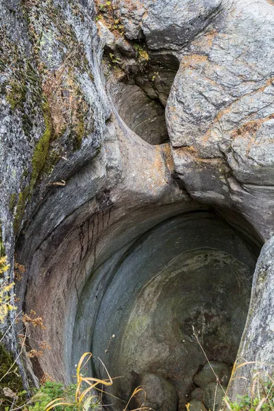 Dziury Lodowcowe Doniczek Młynów Lodowych Lub Gigantów Cavaglia Grisons Szwajcaria — Zdjęcie stockowe