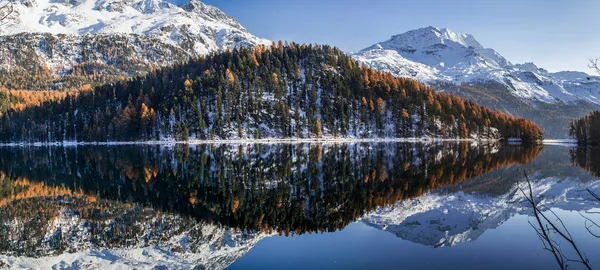 Den Champfer Lake Moritz Höst Säsong Med Kristallklar Reflektion Solig — Stockfoto