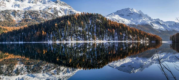 Lago Champfer Moritz Temporada Otoño Con Una Reflexión Cristalina Día —  Fotos de Stock