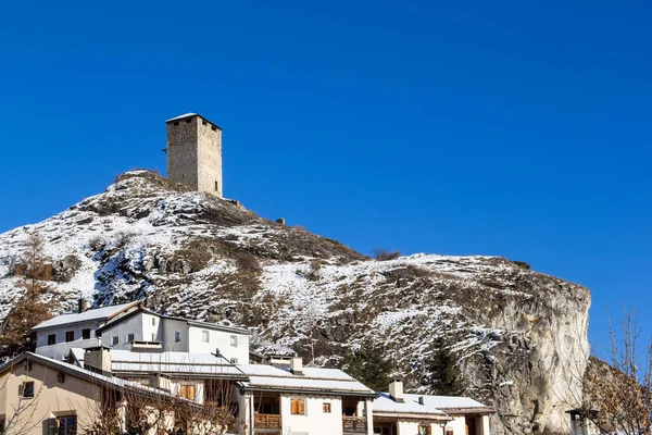 Det Gamla Medeltida Slottet Steinsberg Över Byn Ardez Schweiziska Alperna — Stockfoto