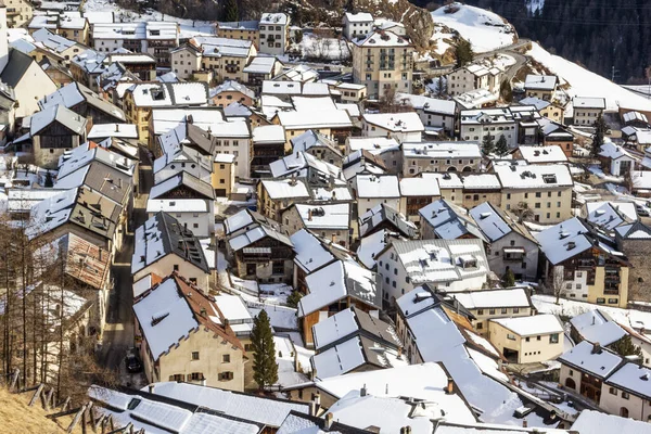 Ovanifrån Taken Med Snö Alperna Byn Ardez Grisons Schweiz — Stockfoto