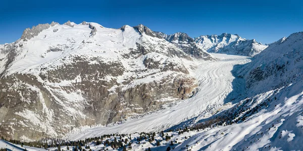 Luchtpanorama Van Grote Aletsch Gletsjer Alpen Winterseizoen Bedekt Met Diepe — Stockfoto