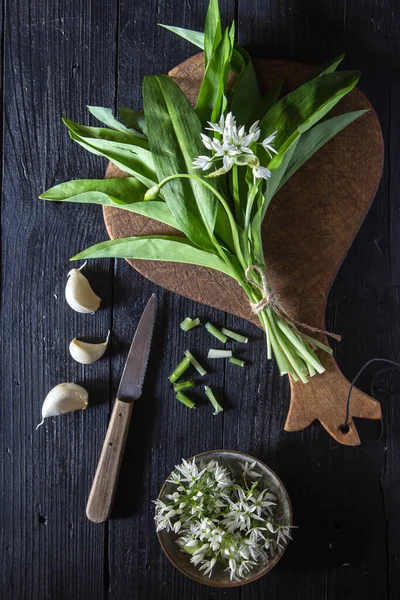 Bear Garlic Leaves Wooden Board Knife Scissors Dark Moody Tone — Stock Fotó