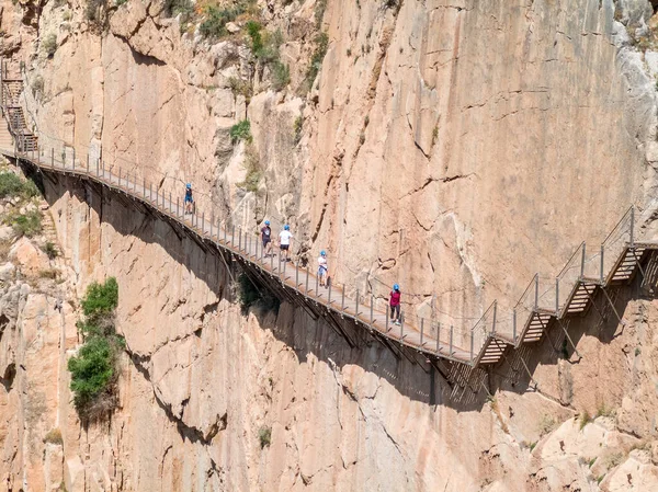 Chorro España Mayo 2022 Excursionistas Saliendo Garganta Los Gaitanes Tras — Foto de Stock