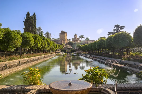 Szökőkút Híres Kertek Alcazar Los Reyes Cristianos Cordoba Reggeli Napsütés — Stock Fotó