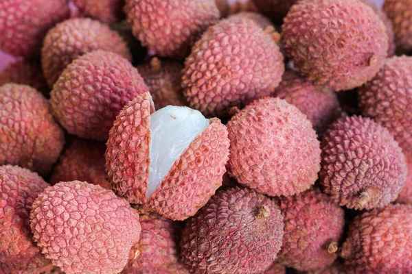 Fresh Lychee Fruits One Cut Open Full Frame Manual Focus — Stock Photo, Image