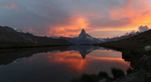 Panorama Sunset Dramatic Alpenglow High Mountain Lake Stelisee Famous Alps — Foto Stock