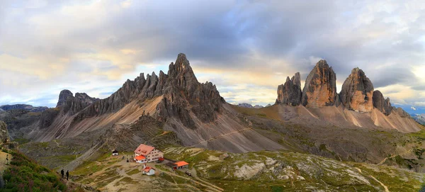 Panorama Mountain Hut Anotonio Locatelli Dreizinnen Hut Foot Monte Paterno — Stock Photo, Image