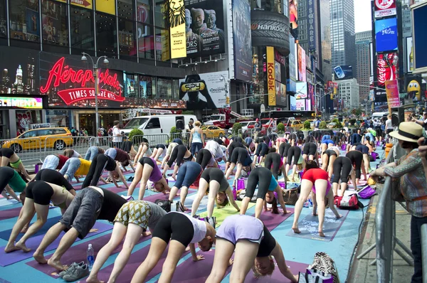 Times Meydanı yoga — Stok fotoğraf