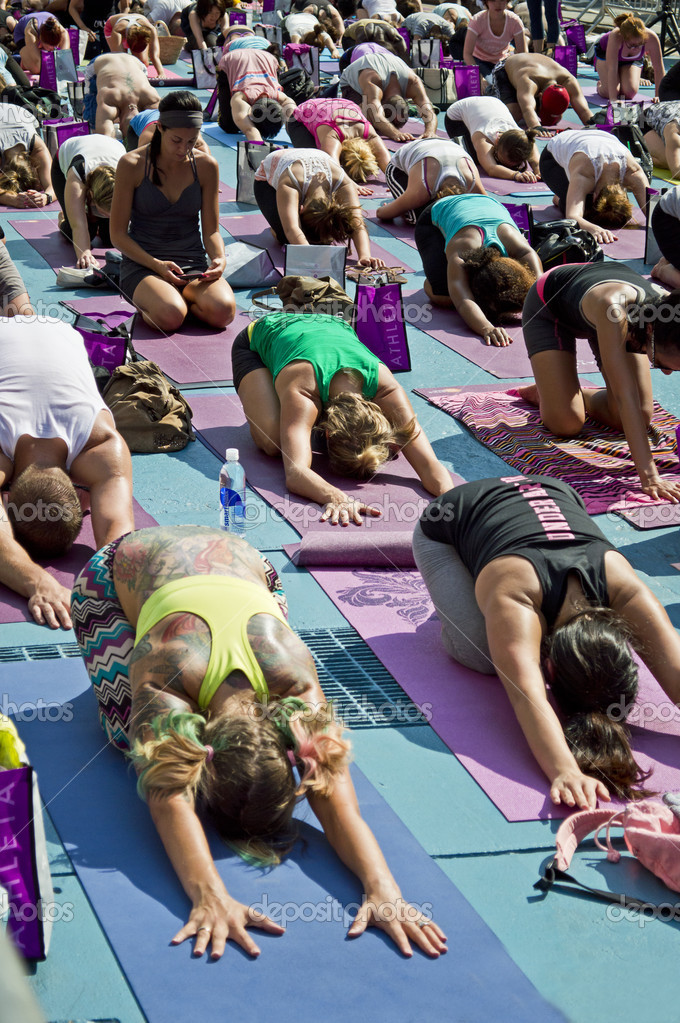 Times Square Yoga Stock Editorial Photo © andykazie 12305678