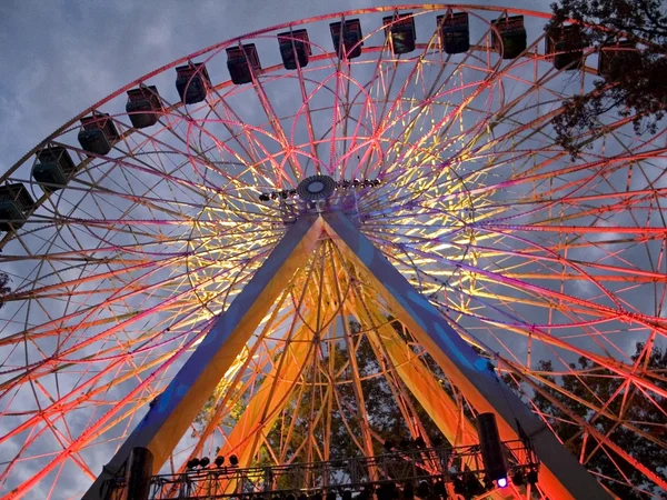 Riesenrad bei Nacht — Stockfoto