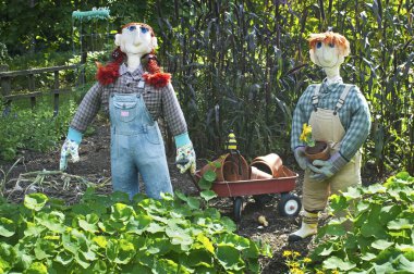 Scarecrows and Wagon clipart