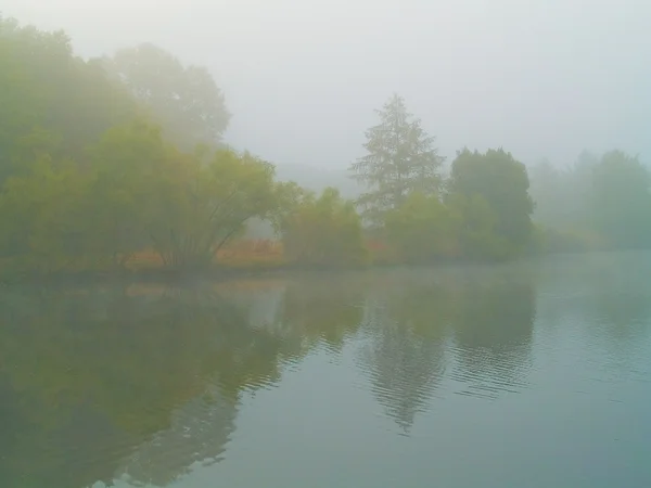 Ranní jezero — Stock fotografie