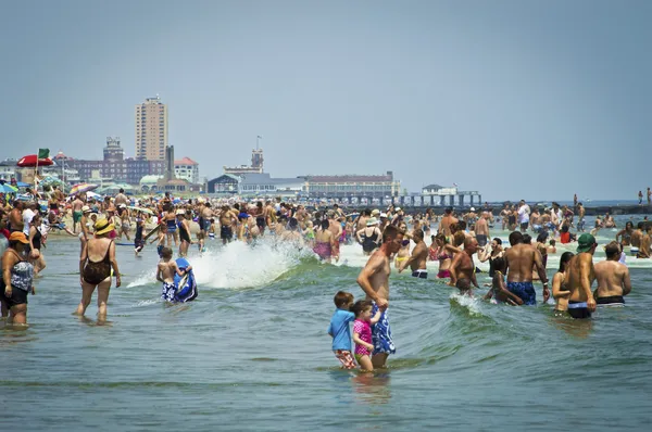 ビーチ日エイボンで海 — ストック写真