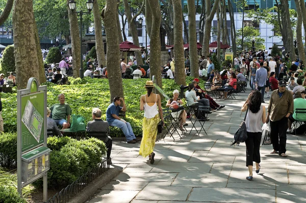 Relaxing Bryant Park — Stock Photo, Image