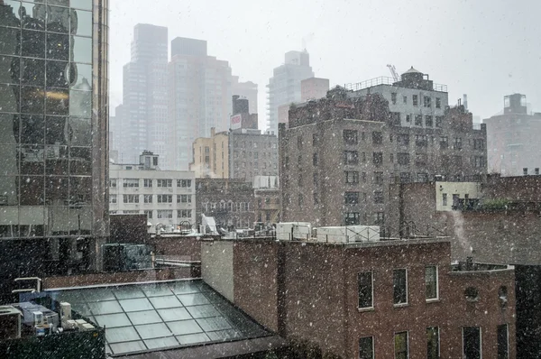 Gebouwen en sneeuw — Stockfoto